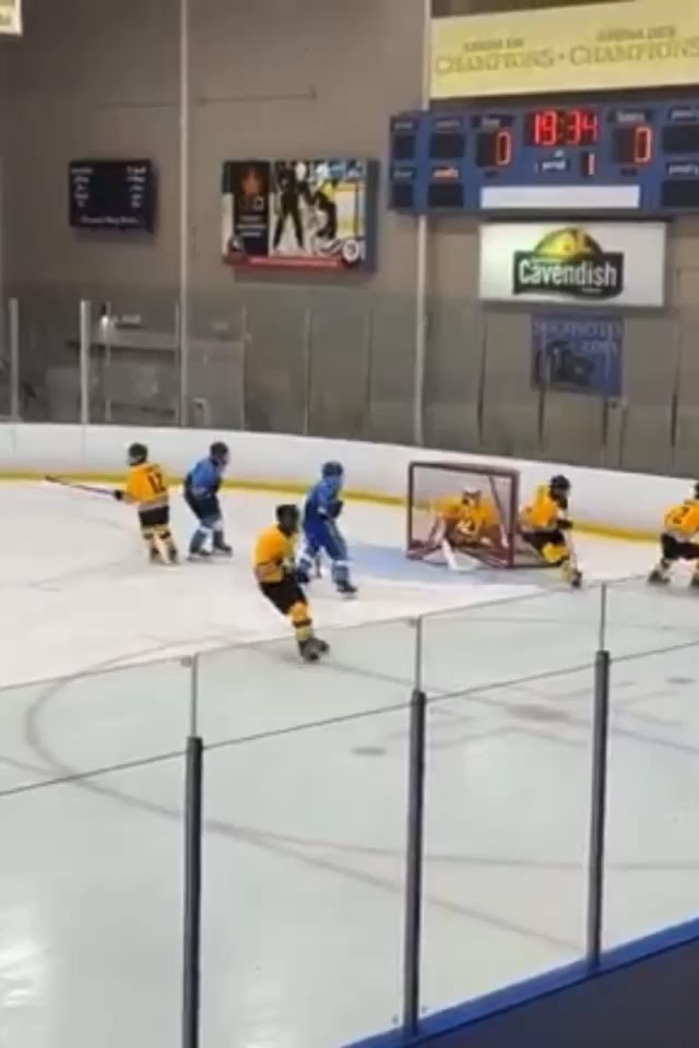 Zackary Nwokedi's Impressive Backhand Goal Under Pressure!