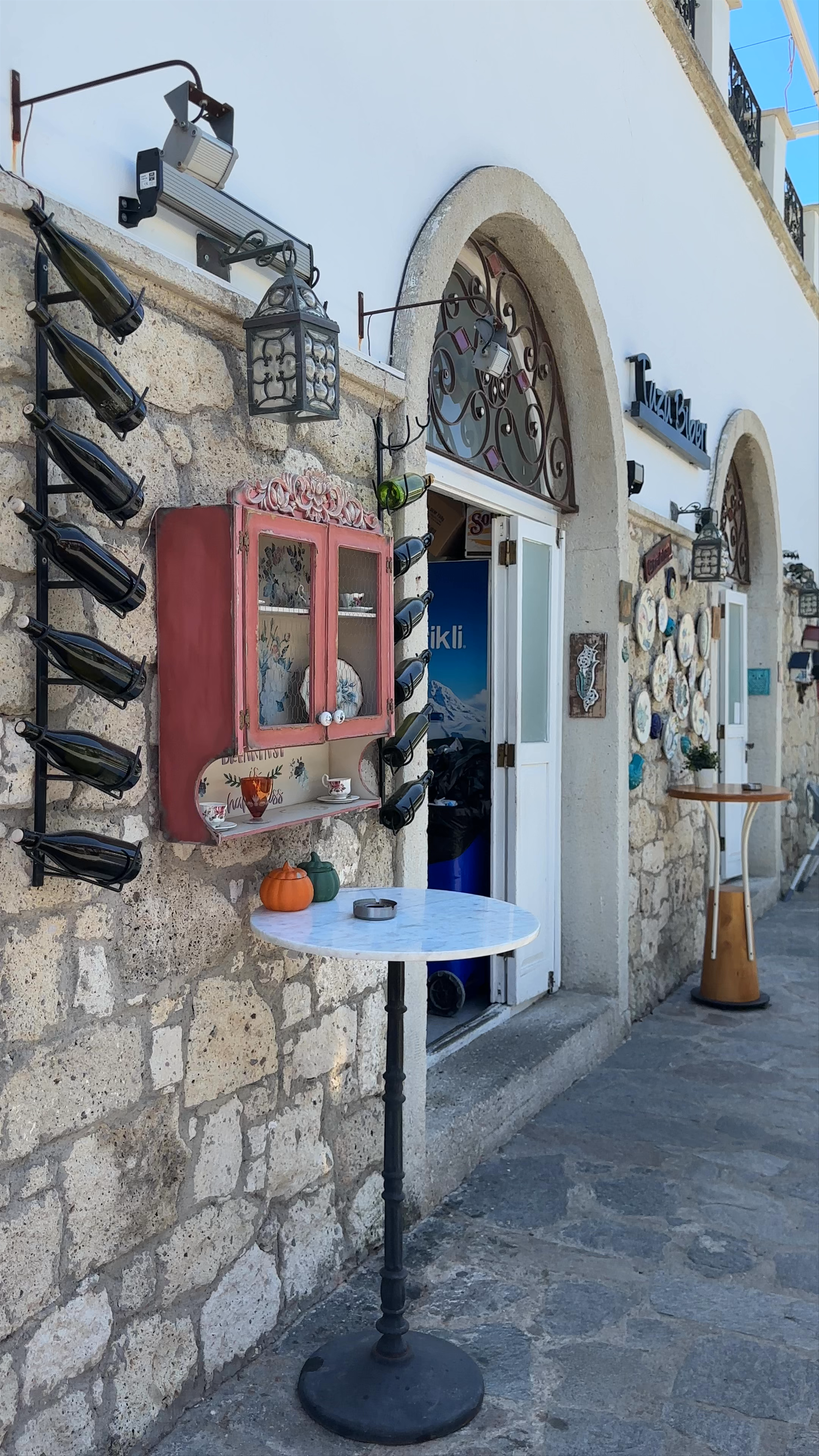 Charming Çeşme Marina Cafe Vibes in Musalla, İzmir