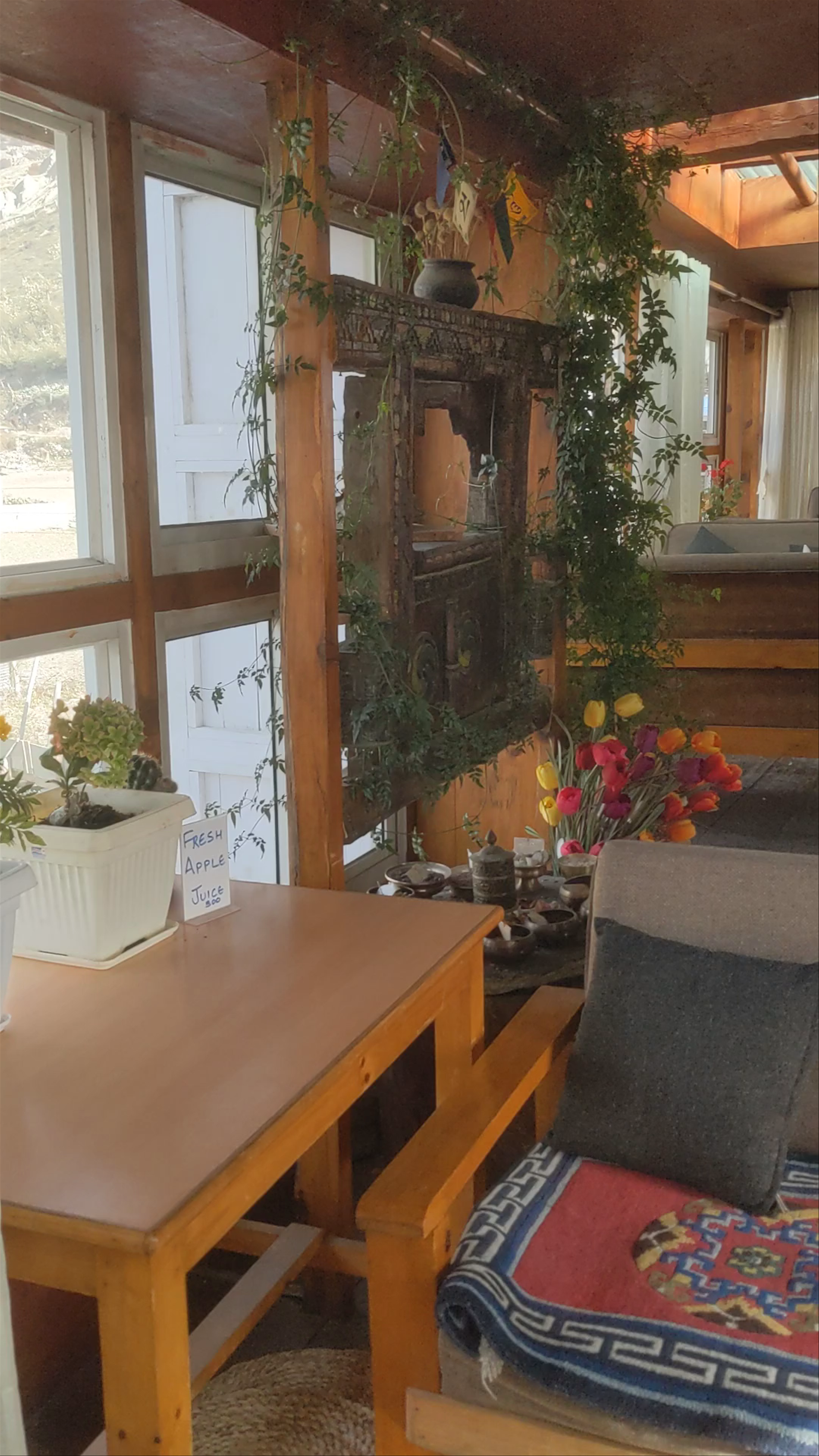 TILICHO HOTEL & RESTAURANT