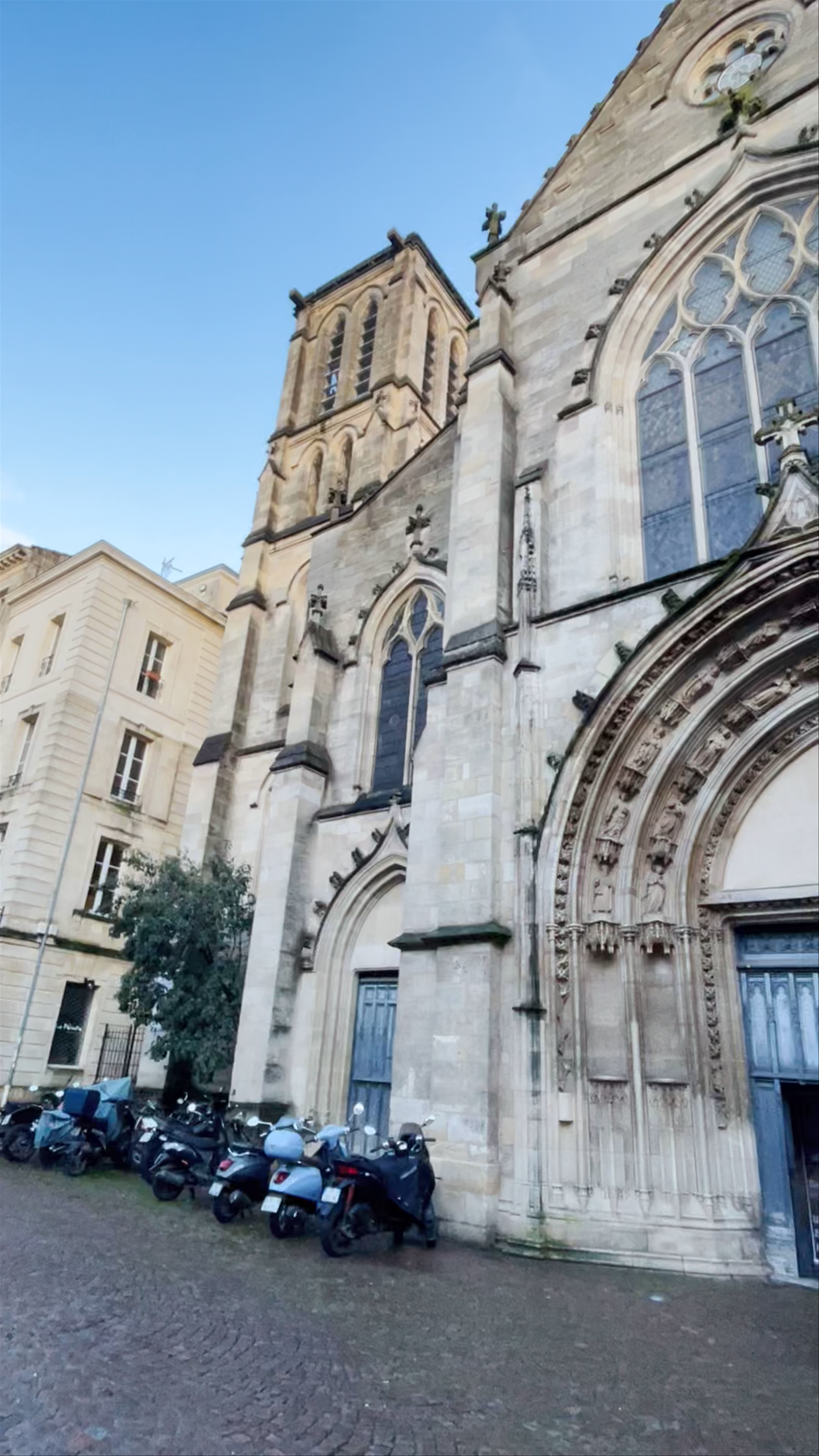 Église Saint-Pierre: Gothic Splendor in the Heart of Bordeaux