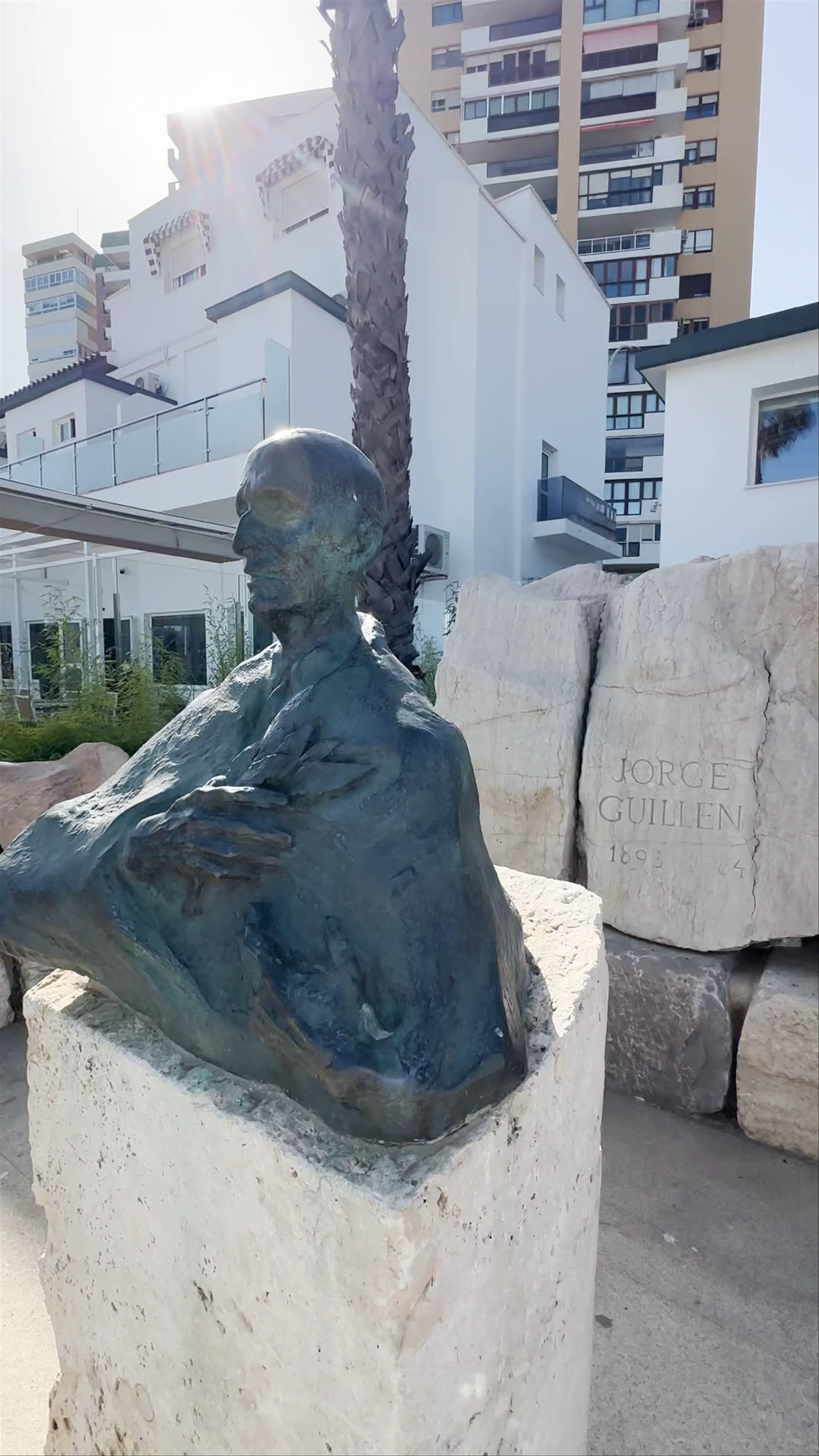 Monumento A Jorge Guillen, Paseo de Matías Prats