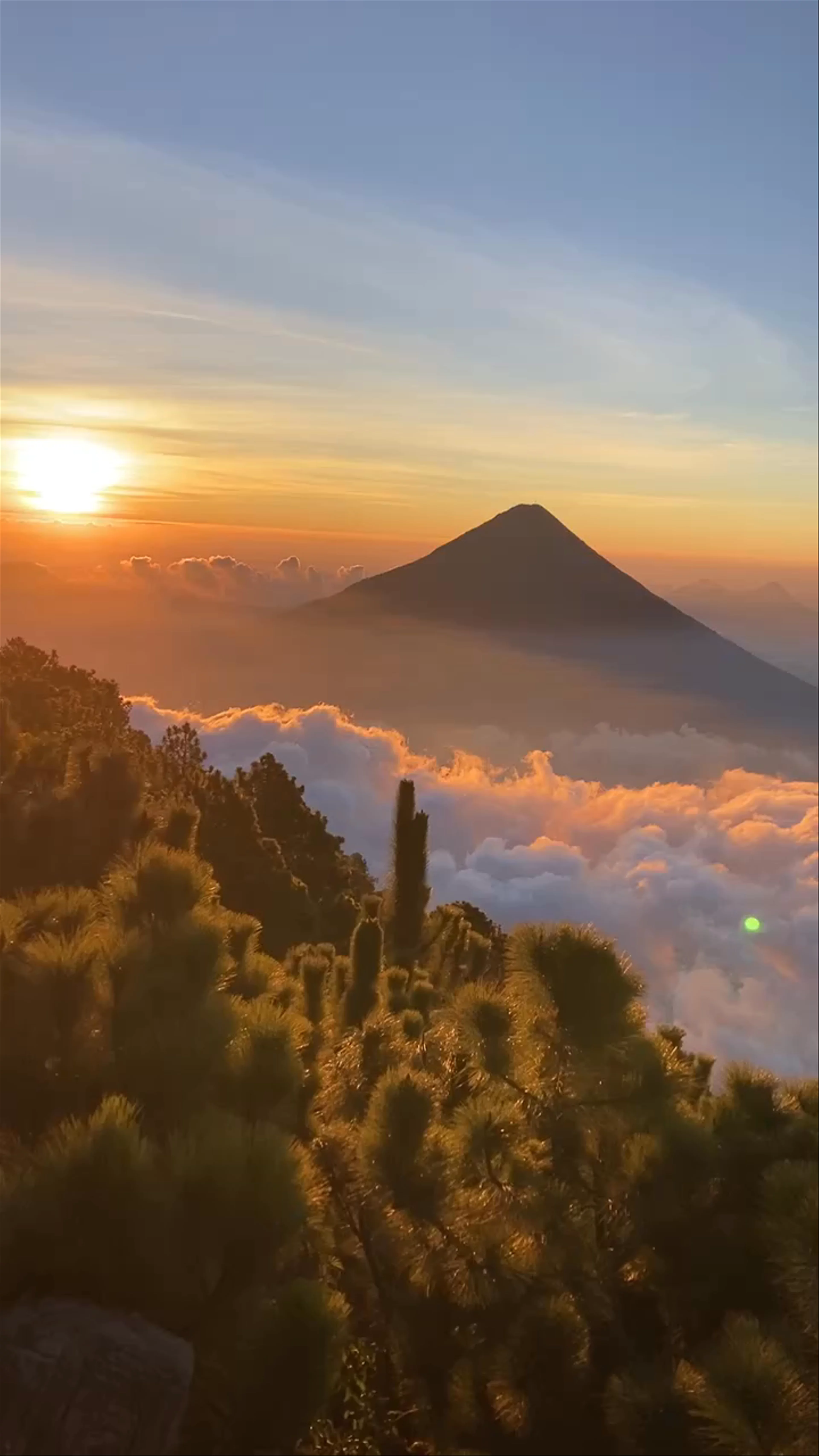 Mirador Volcán Acatenango del Shiro