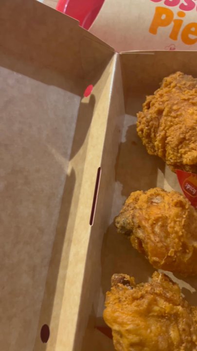 Jollibee - Chicken Shop Near Me - Toronto, Alberta