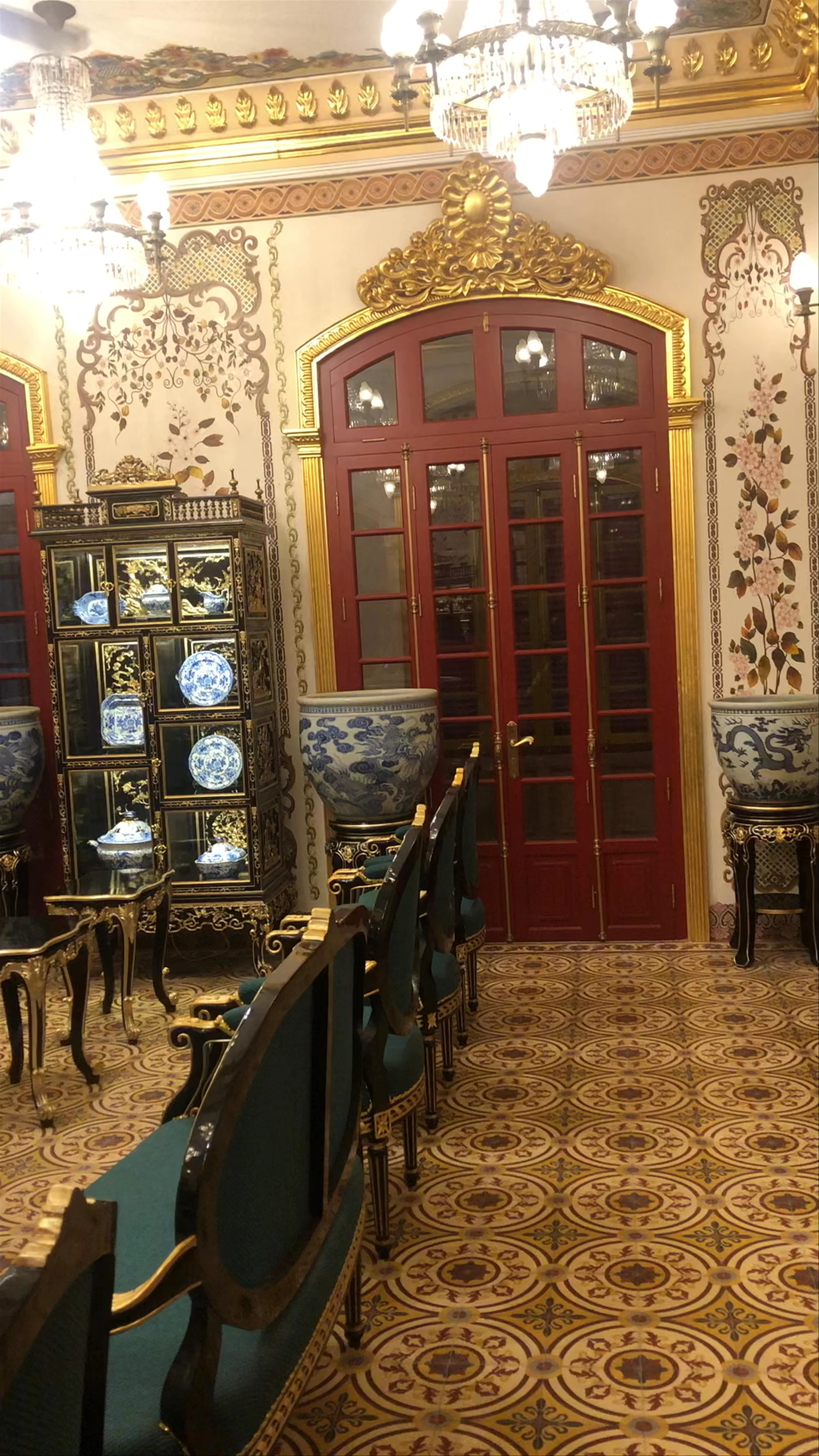 Kiến Trung Palace