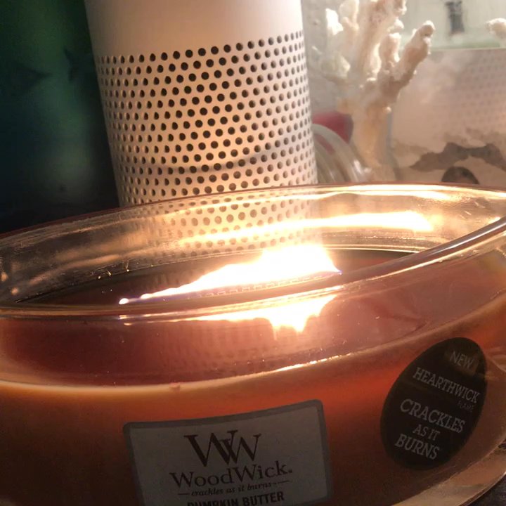 Yankee Candle - I love the crackling sound - Candle Stores Near Me - Jacksonville, Florida