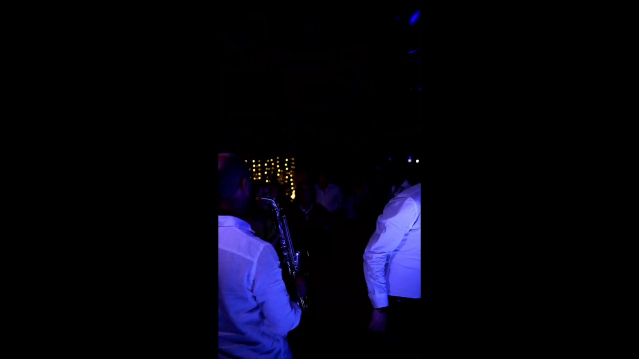 Party Sax & DJ - Wedding in Umbria - video