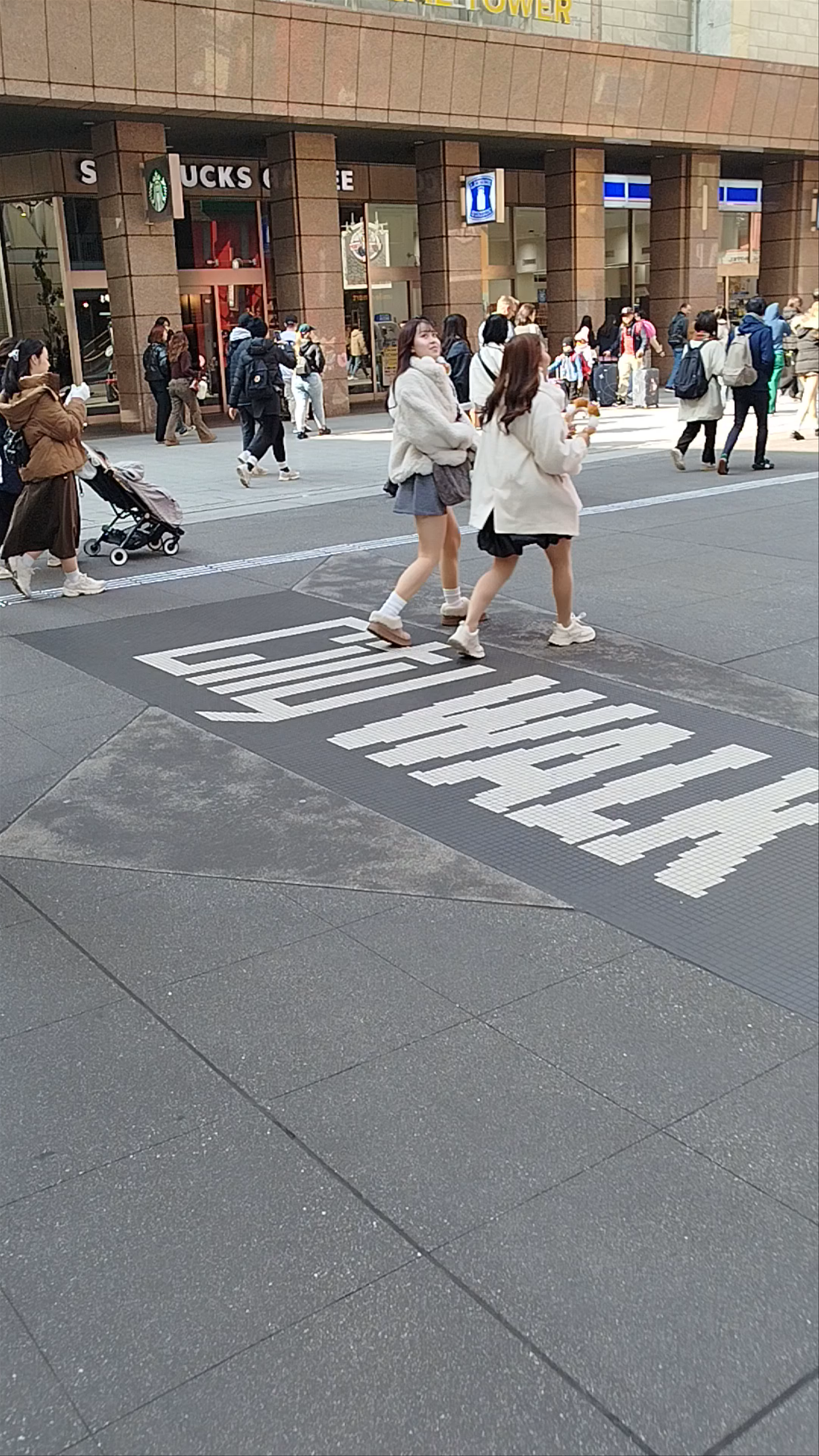 Universal Citywalk Osaka: Vibrant Urban Life and Shopping Scene