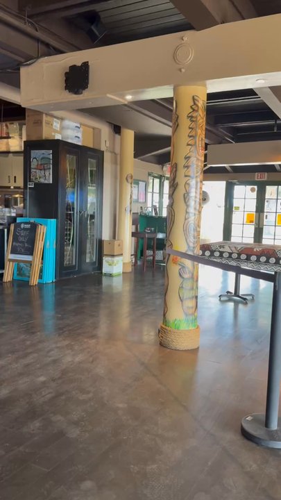 Gilligans Bar & Grill - Bars Near Me - Kihei, Hawaii
