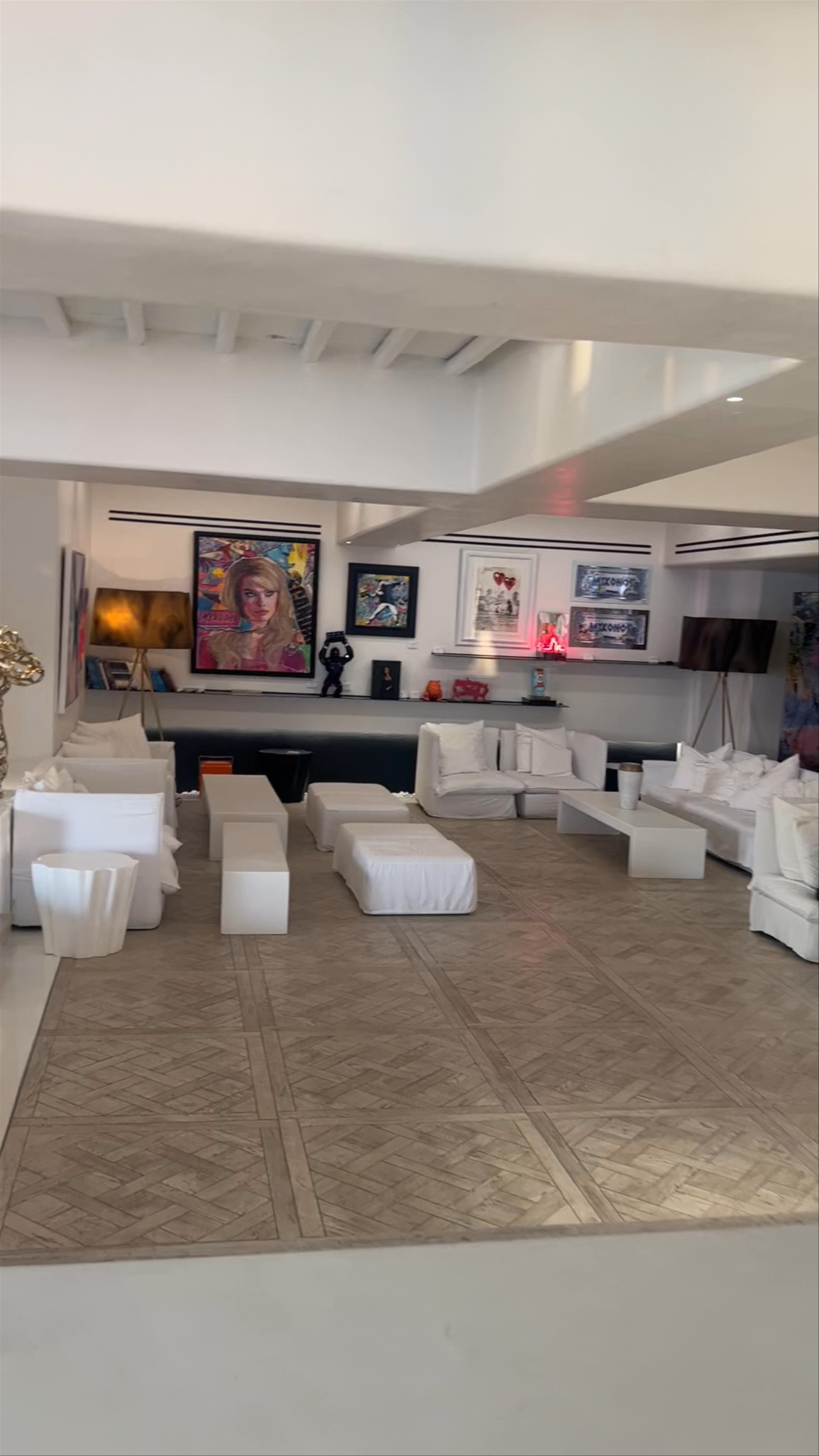 Cavo Tagoo Mykonos: Iconic Luxury and Artistic Vibes on the Greek Isle