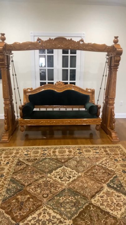 Hugo's Upholstery - Furniture Reupholstery Near Me - Pacoima , California