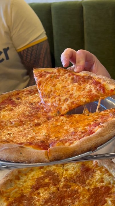 Santa Mozzarella Pizza - Pizza Near Me - St. Cloud, Florida