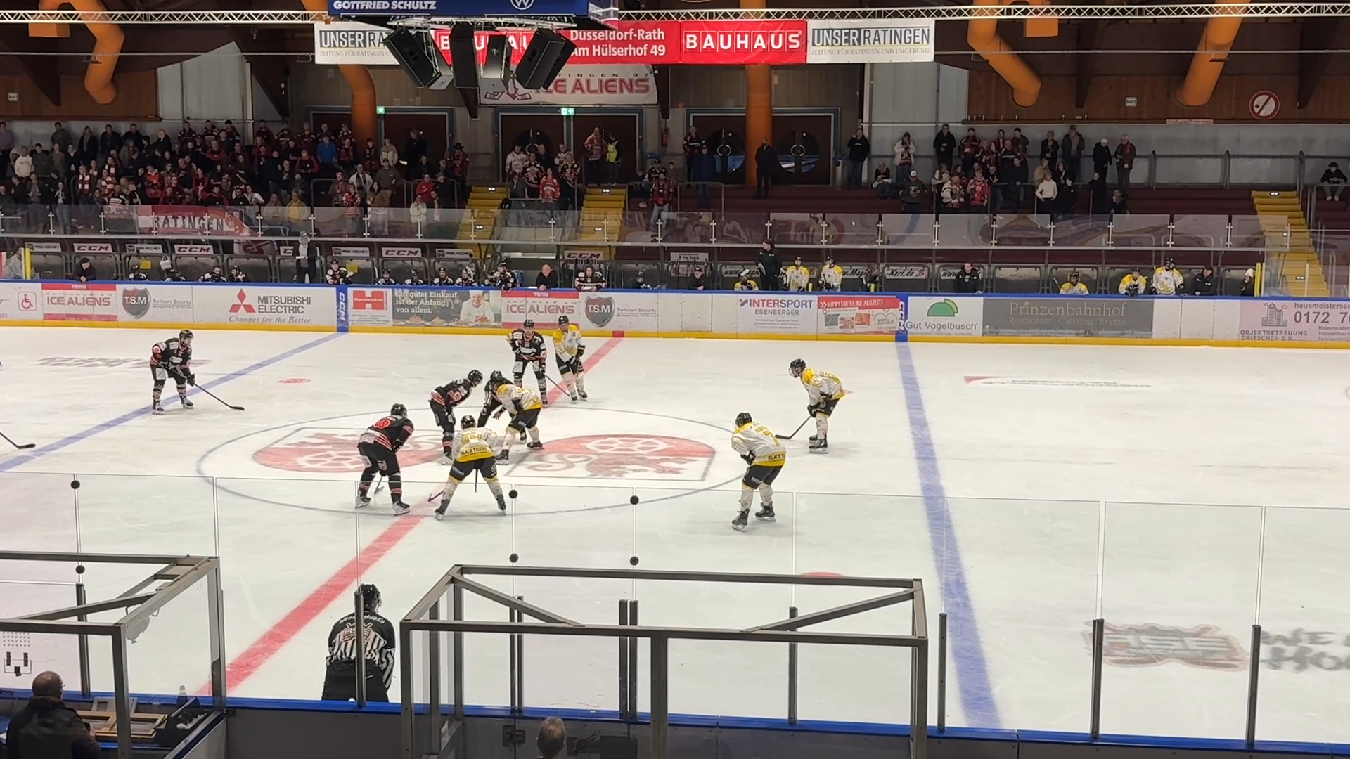 Dario Rens: Lightning Fast Goal to Kick Off the Game!