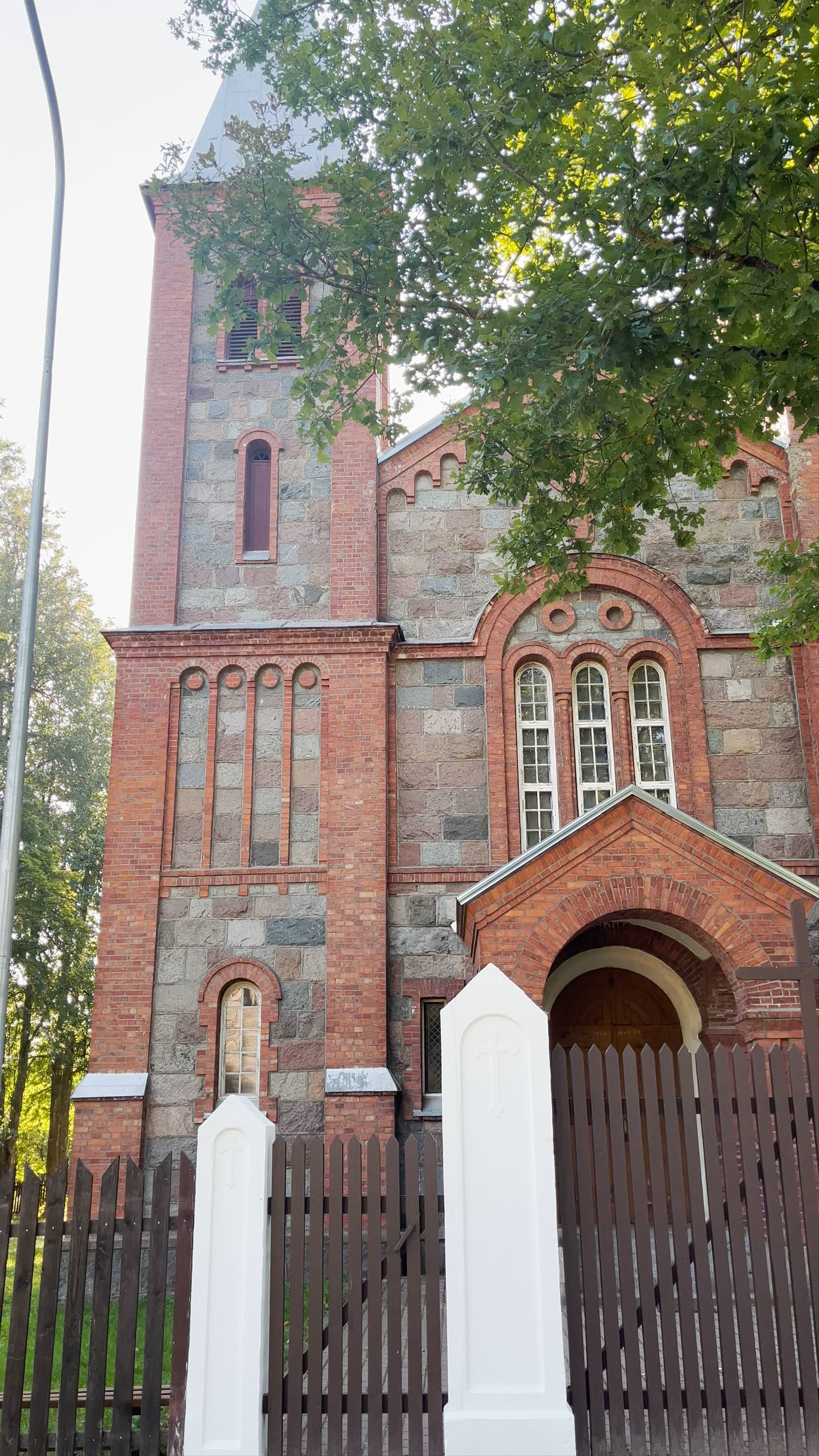 Atašienes Romas katoļu baznīca