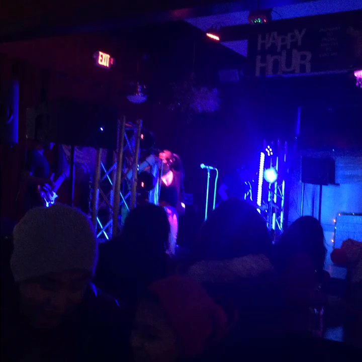 Gorditas Los Comales - Live Rock En Español música - Mexican Near Me - Dallas, Texas