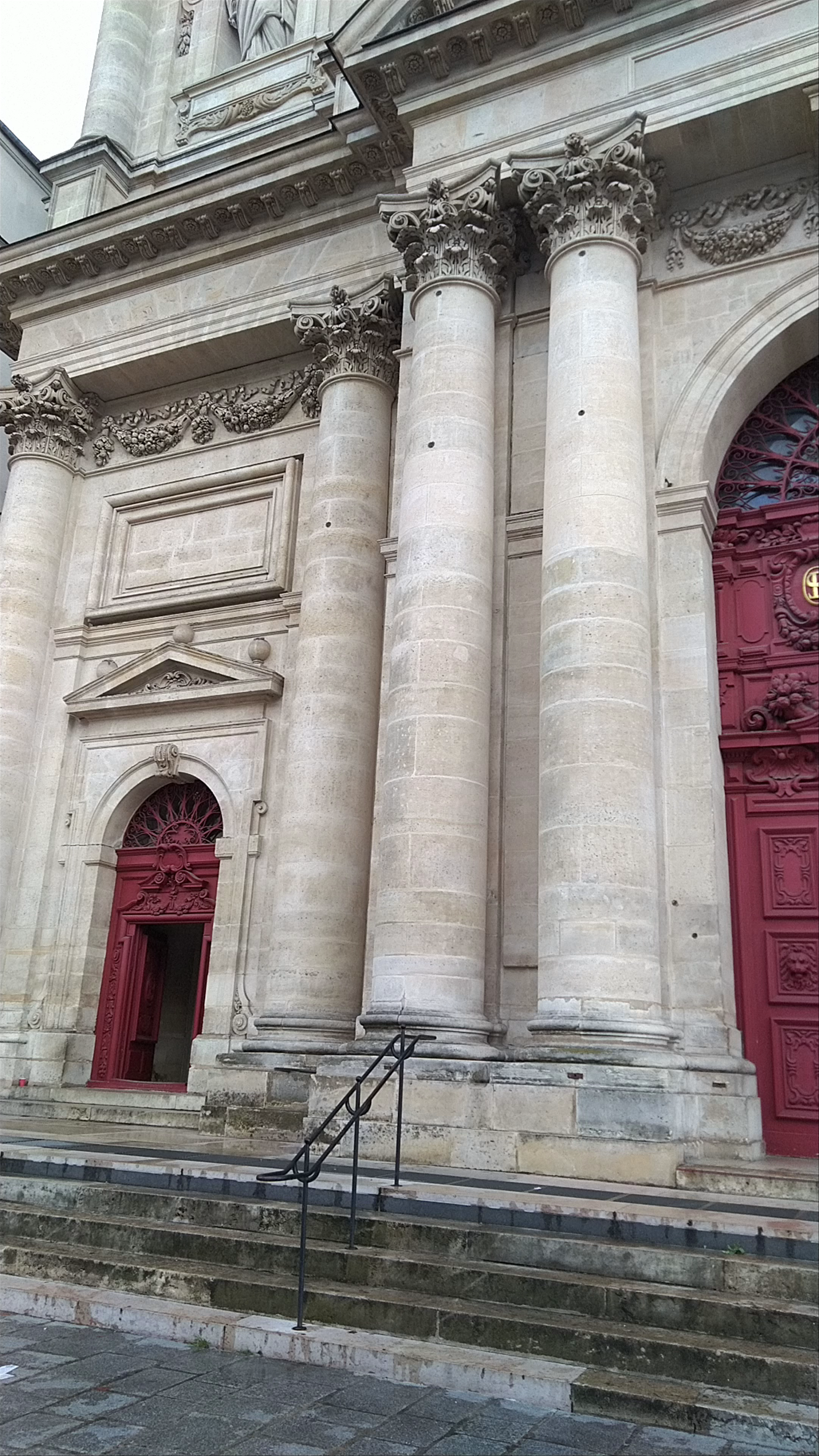 Église Saint-Paul Saint-Louis: Majestic Parisian Baroque Architecture