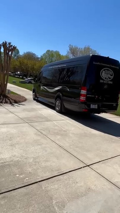 SilverFox Limos - Winery Tasting Pickup - Limos Near Me - Charlotte, North Carolina