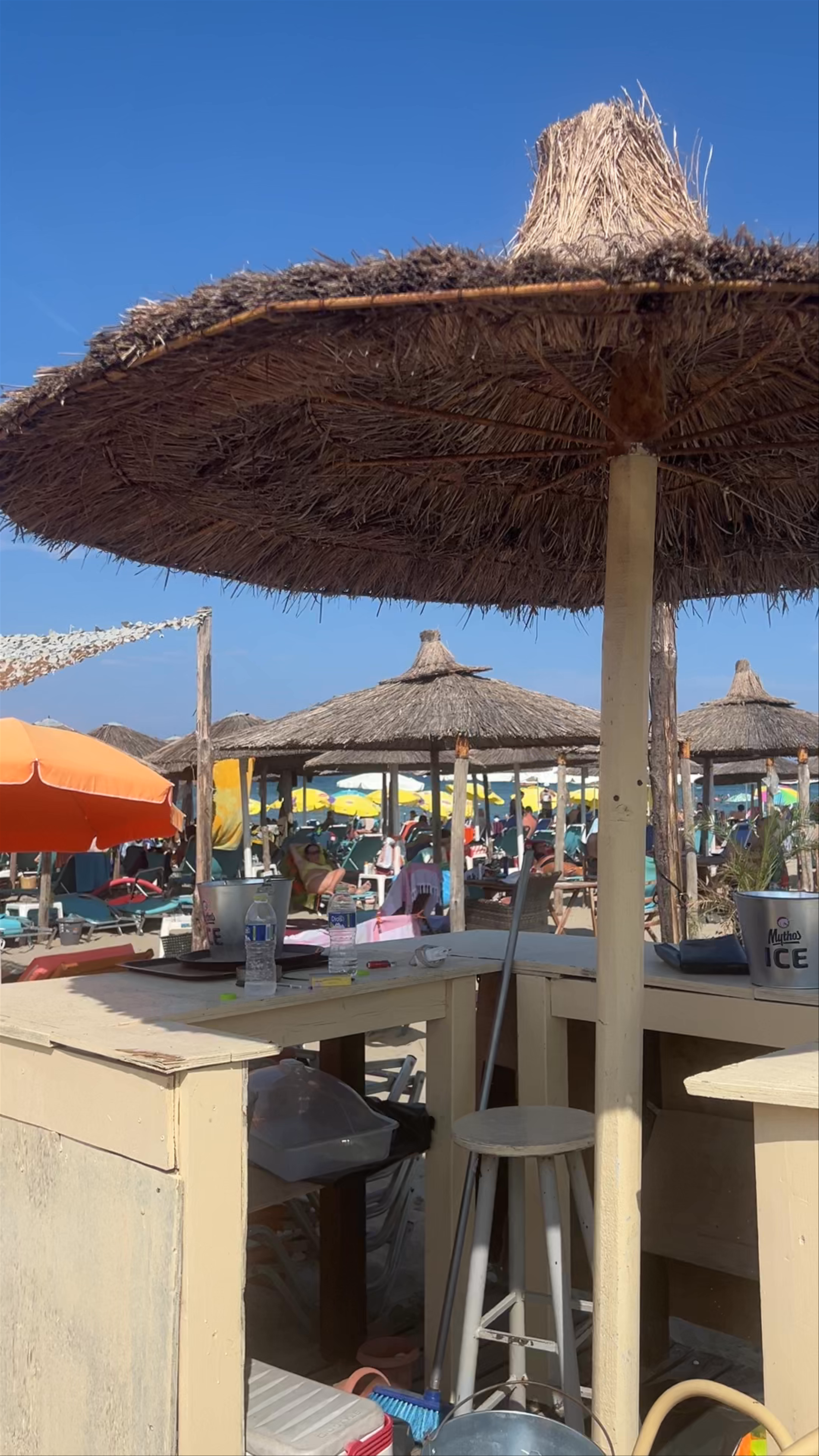 Coco Cafe Beach Bar: Sunny Beach Vibes in Nei Pori, Greece
