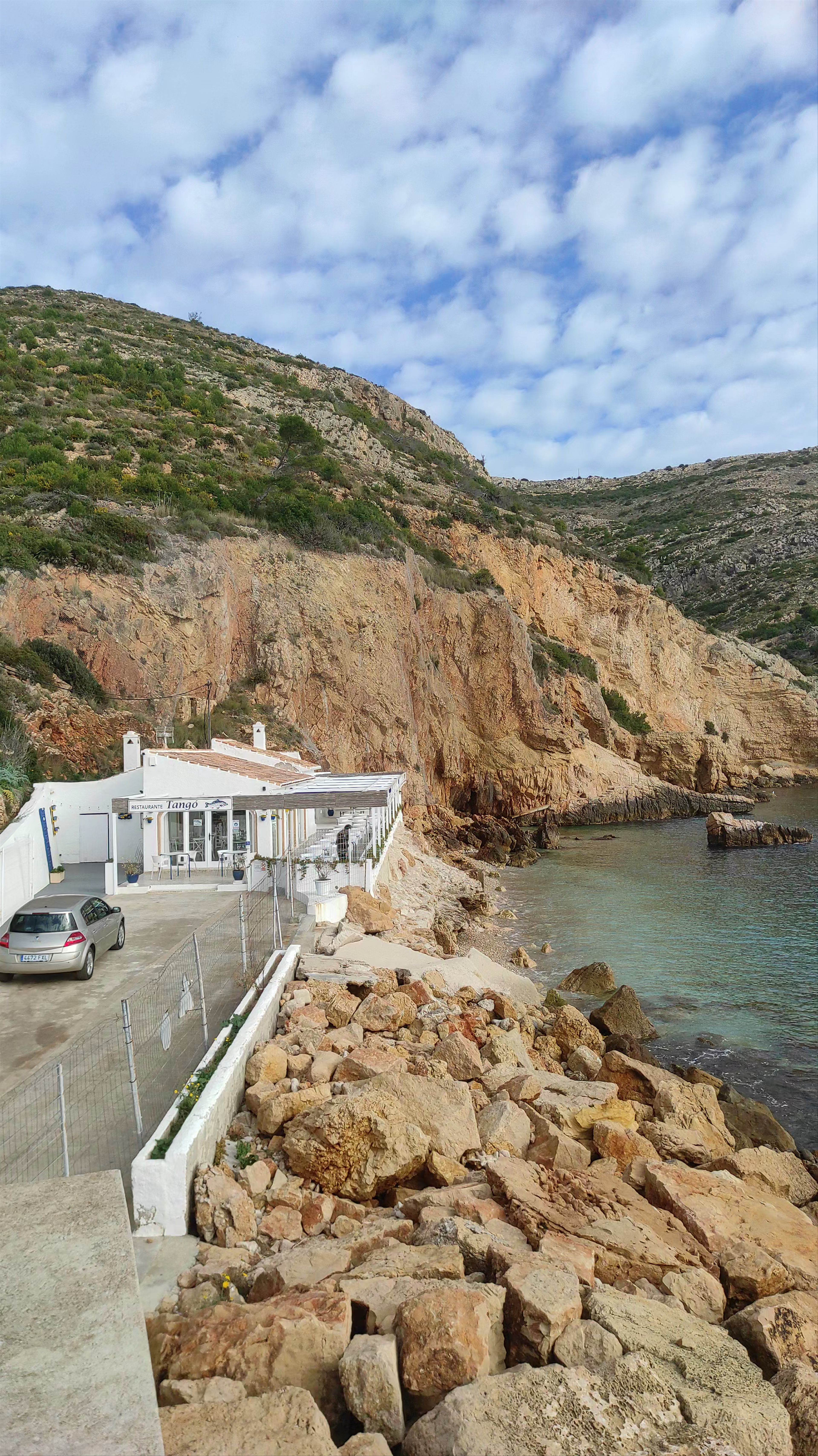 Cala Tango: Serene Coastal Escape in Xàbia, Spain