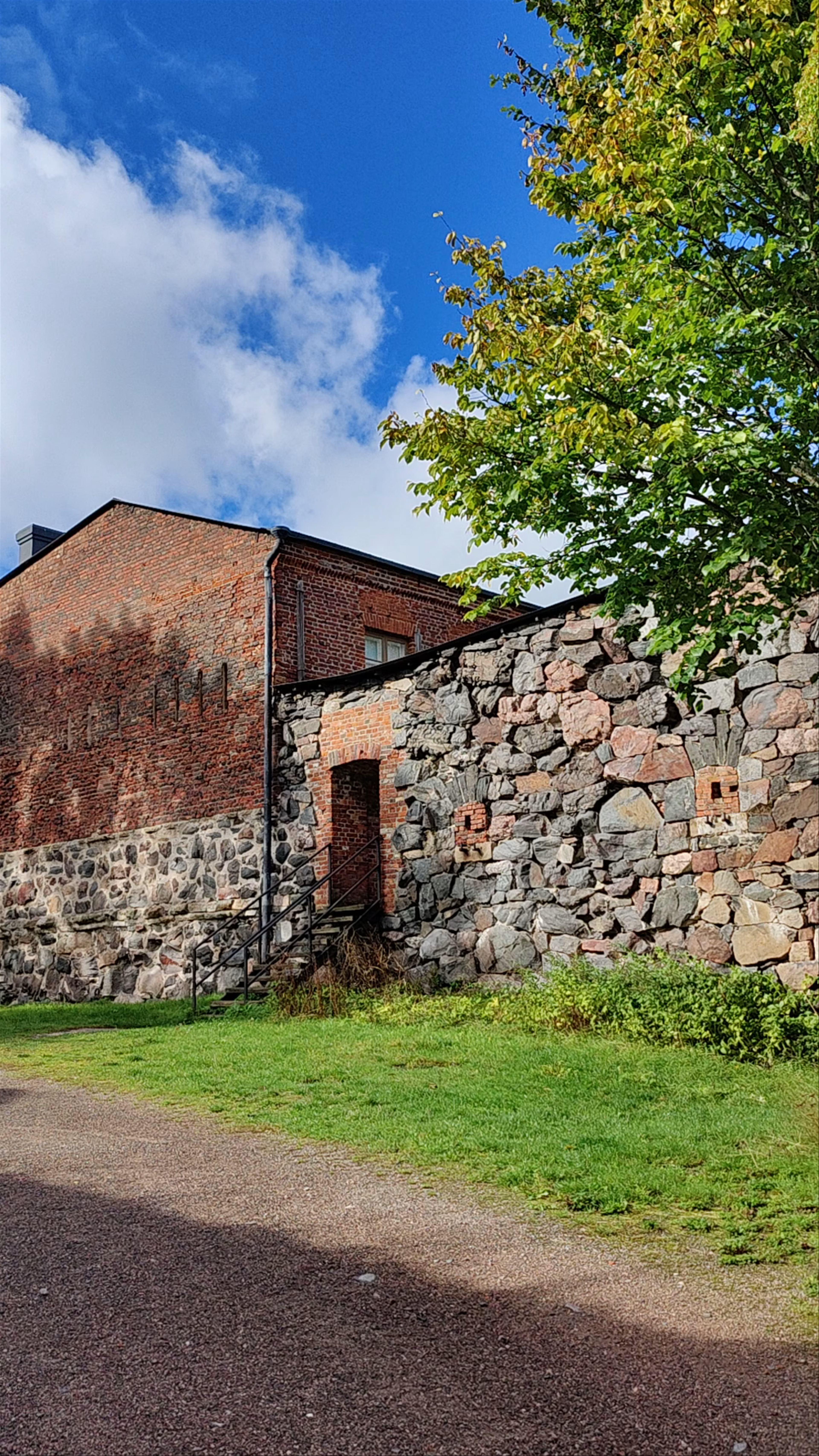 Kustaanmiekka Fortification