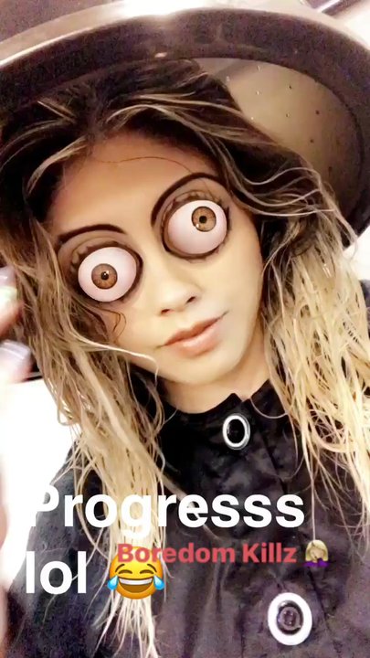 La Salon - Boredom Kills lol.. the hair dying process can be super long ‍‍ - Skin Care Near Me - Glendale, California