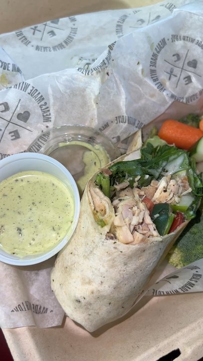 Clean Eatz - Chicken Pesto Wrap - Cafes Near Me - Jacksonville, North Carolina