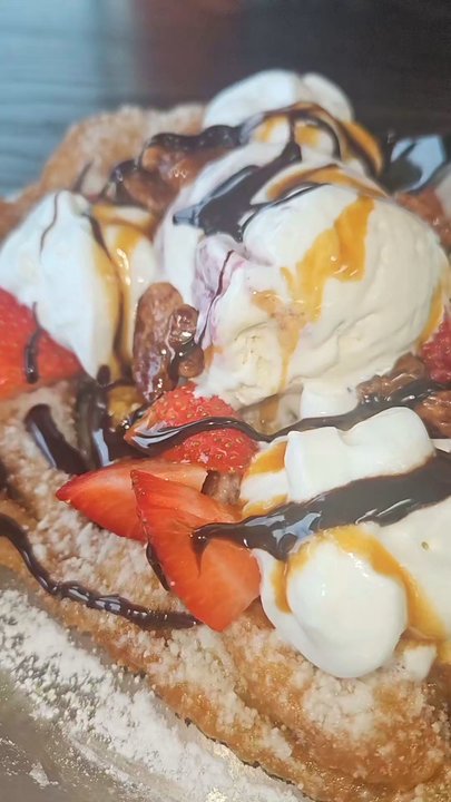 buldogies - Loaded funnel cake - Hot Dogs Near Me - Conroe, Texas