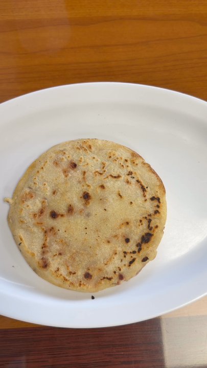 La Union Restaurant - Pupusas con queso y frijoles - pupusas with cheese and refried beans - Breakfast & Brunch Near Me - Miami, Florida