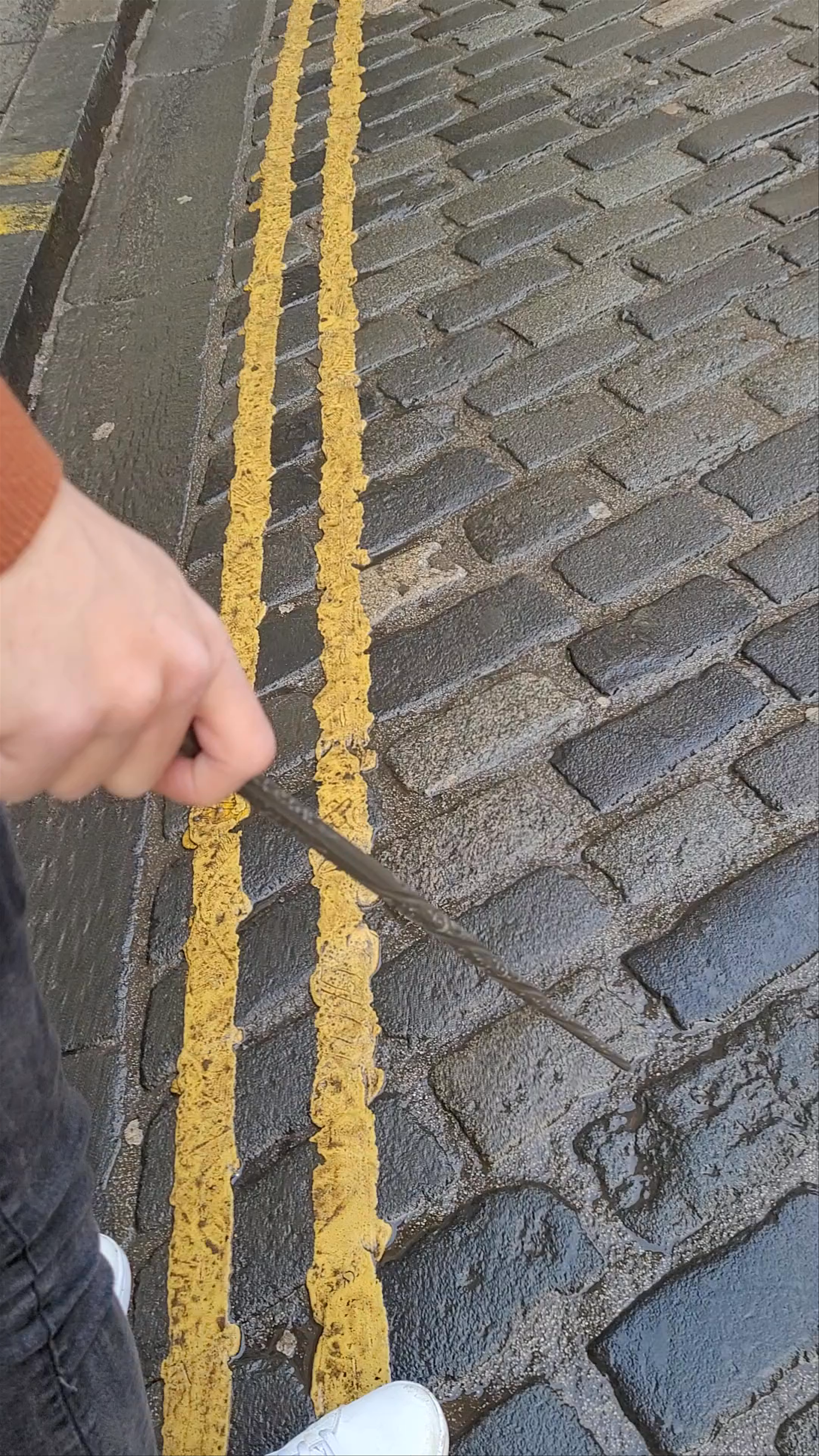 Strolling Victoria Street: Colorful Charm of Edinburgh's Historic Lane