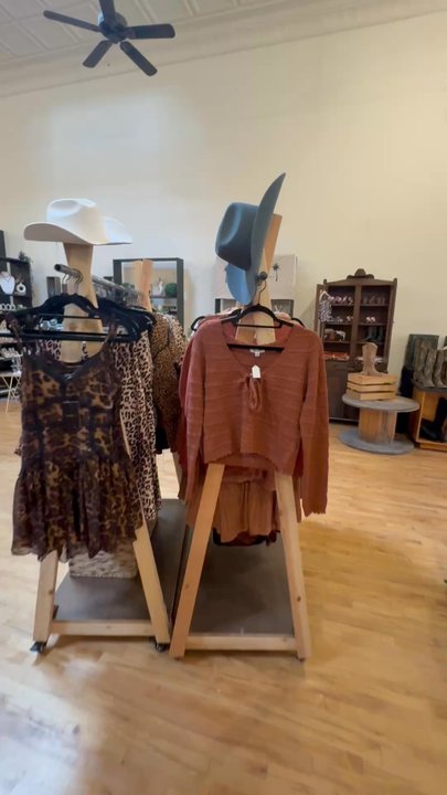 E & D Boutique - Women's Clothing Near Me - Santa Paula, California