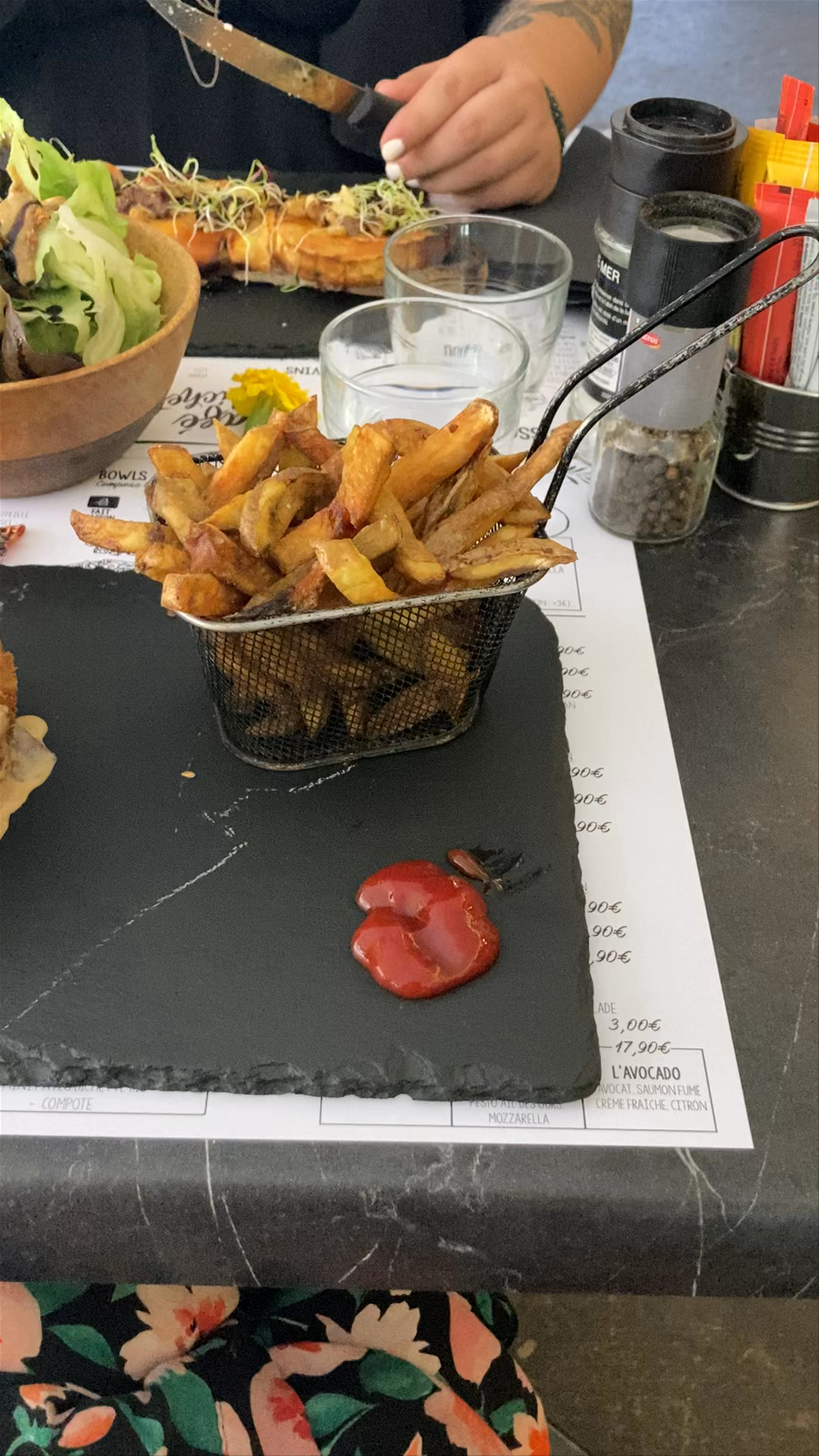 Dining and Vibes at Café Bichette, Annecy, France