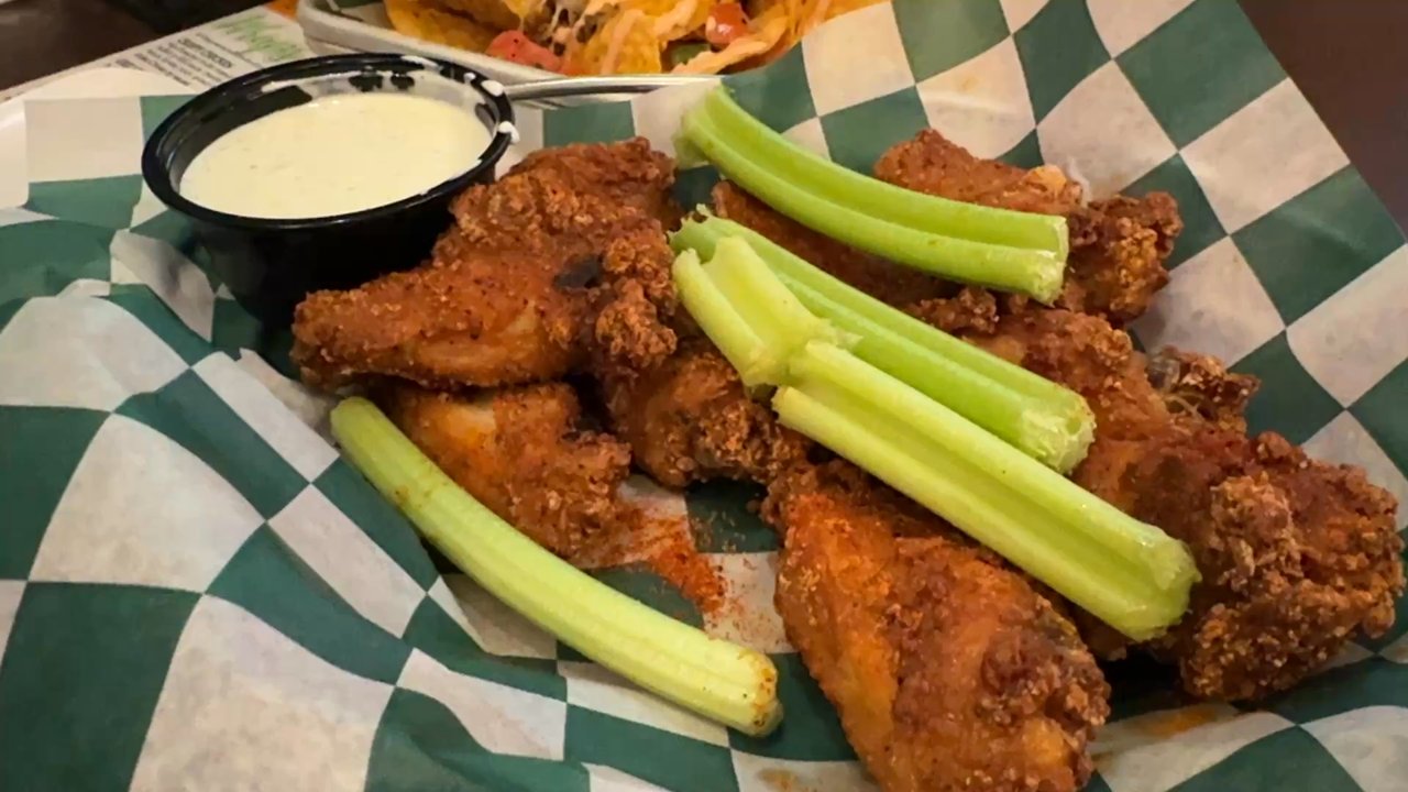 Blind Squirrel - Wing and nacho - Sports Bars Near Me - Louisville, Kentucky