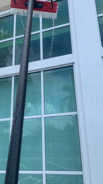 Jazmin’s Window Cleaning - Window Washing Near Me