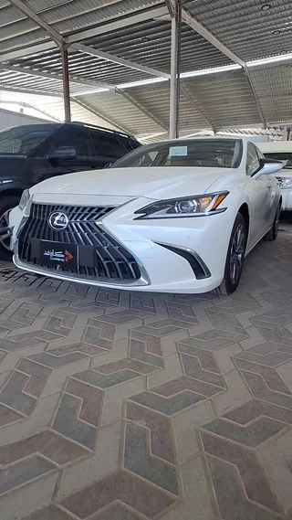 لكزس ES 250 2025