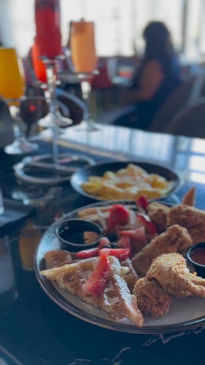 The View 1701 - Chicken and waffles .. food inexpensive asl - Venues & Event Spaces Near Me - Broadview, Illinois