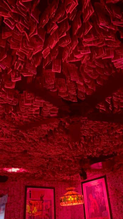 Vinny McGuire's - Dollar bill ceiling - Pizza Near Me - Destin, Florida