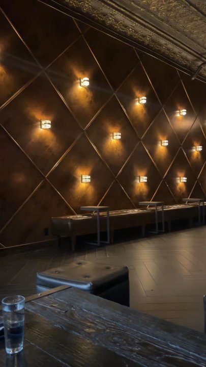 Mandarin Hide - Cute decor inside - Cocktail Bars Near Me - Saint Petersburg, Florida