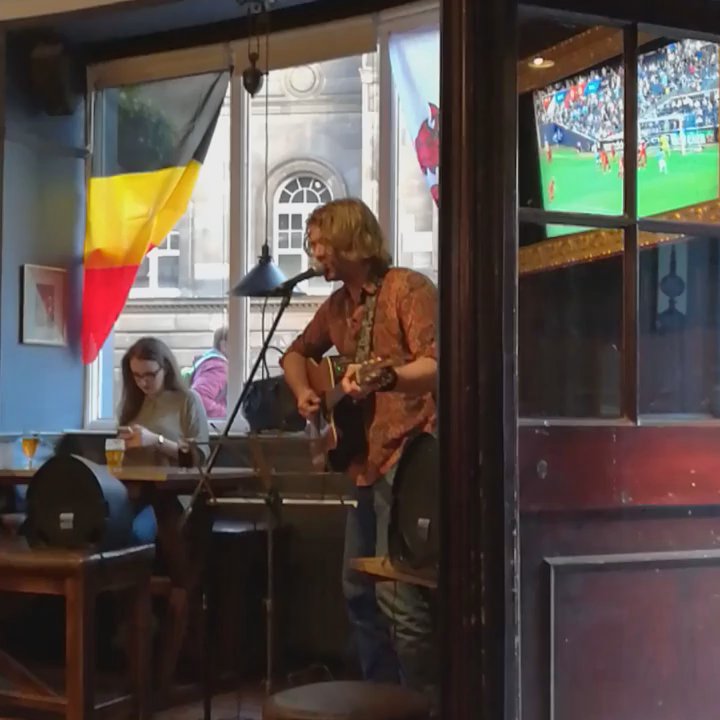 Doctors - lovely Music - Gastropubs Near Me - Edinburgh, EDH