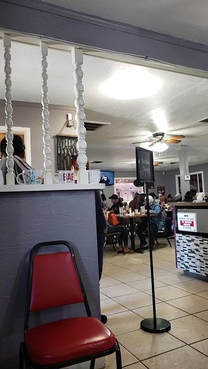 The Broken Egg Cafe - Entrance and waiting area - Breakfast & Brunch Near Me - San Antonio, Texas