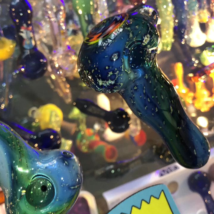 Puffs Smoke Shop - Head Shops Near Me - Chicago, Illinois
