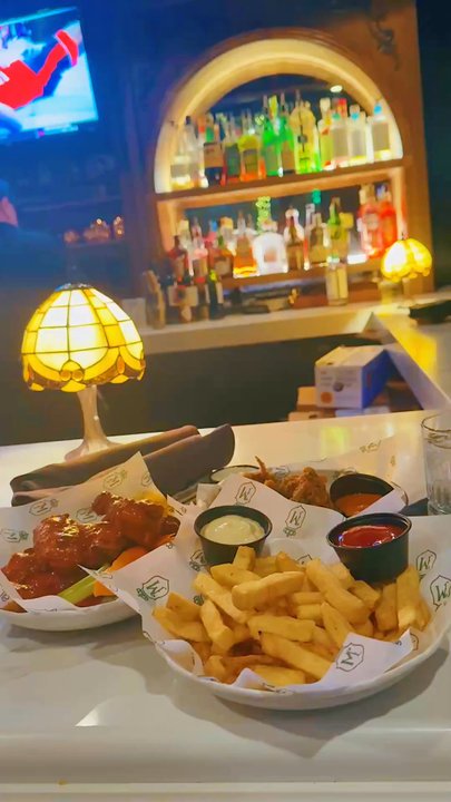 Monarch & Lion - Yummy - British Near Me - Chicago, Illinois