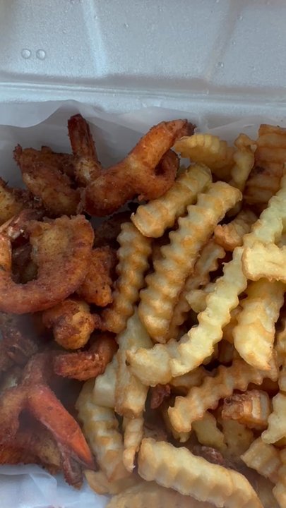 Binzini’s - Fried shrimp and French fries - Seafood Near Me - Philadelphia, Pennsylvania