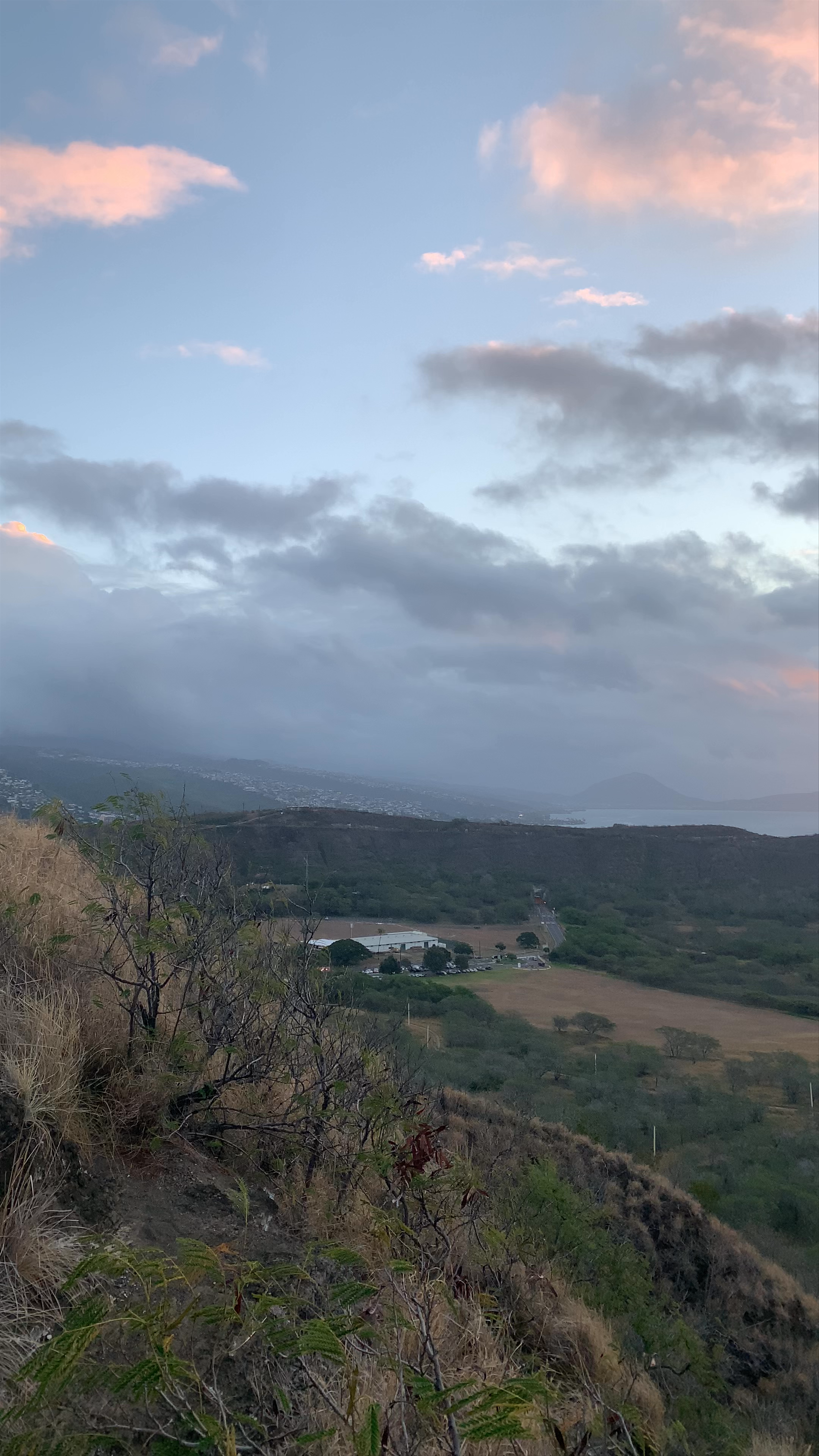 Diamond Head Crater Hike at Sunset — A Breathtaking Honolulu Adventure