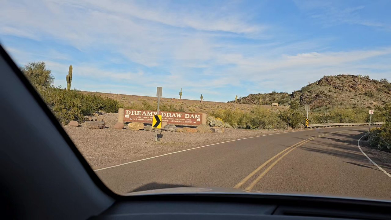 Dreamy Draw Recreation Area - Entrance - Recreation Centers Near Me - Phoenix, Arizona