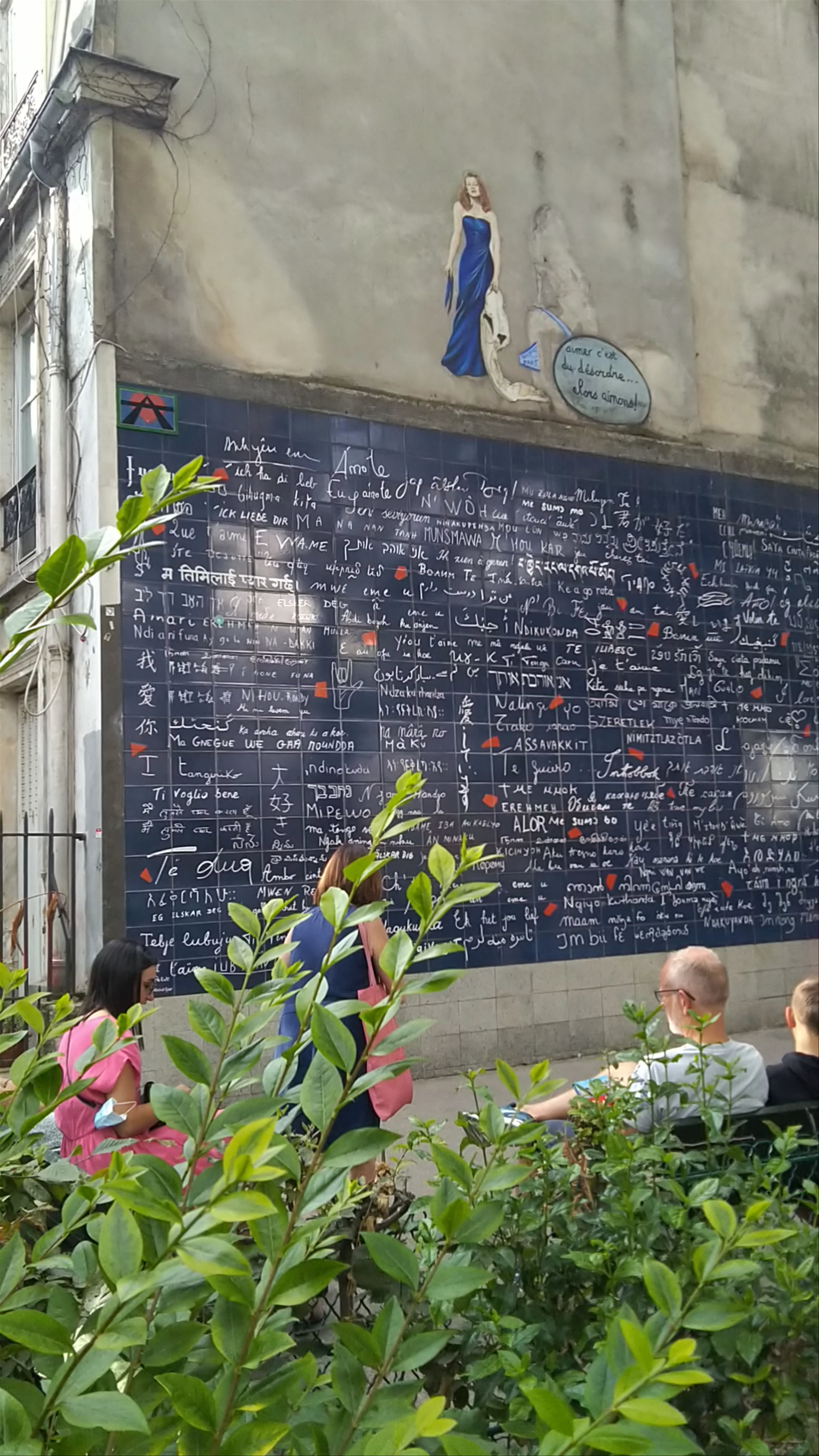 Le Mur des Je t'aime: The Wall of Love in Paris
