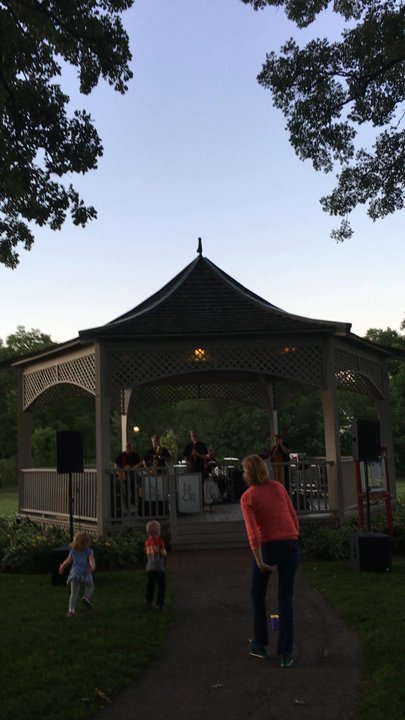Village Green - Parks Near Me - Northbrook, Illinois