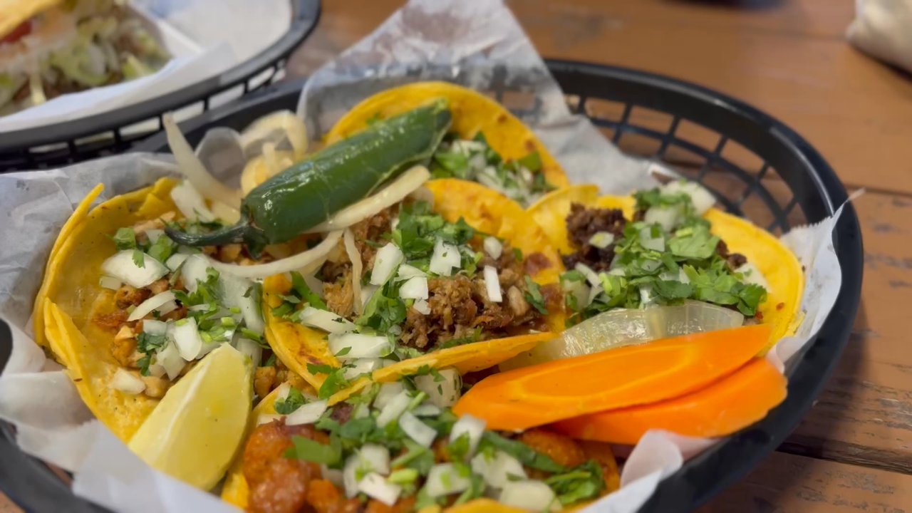 Taquerias Brianas - Tacos mixta - Food Trucks Near Me - Kyle, Texas