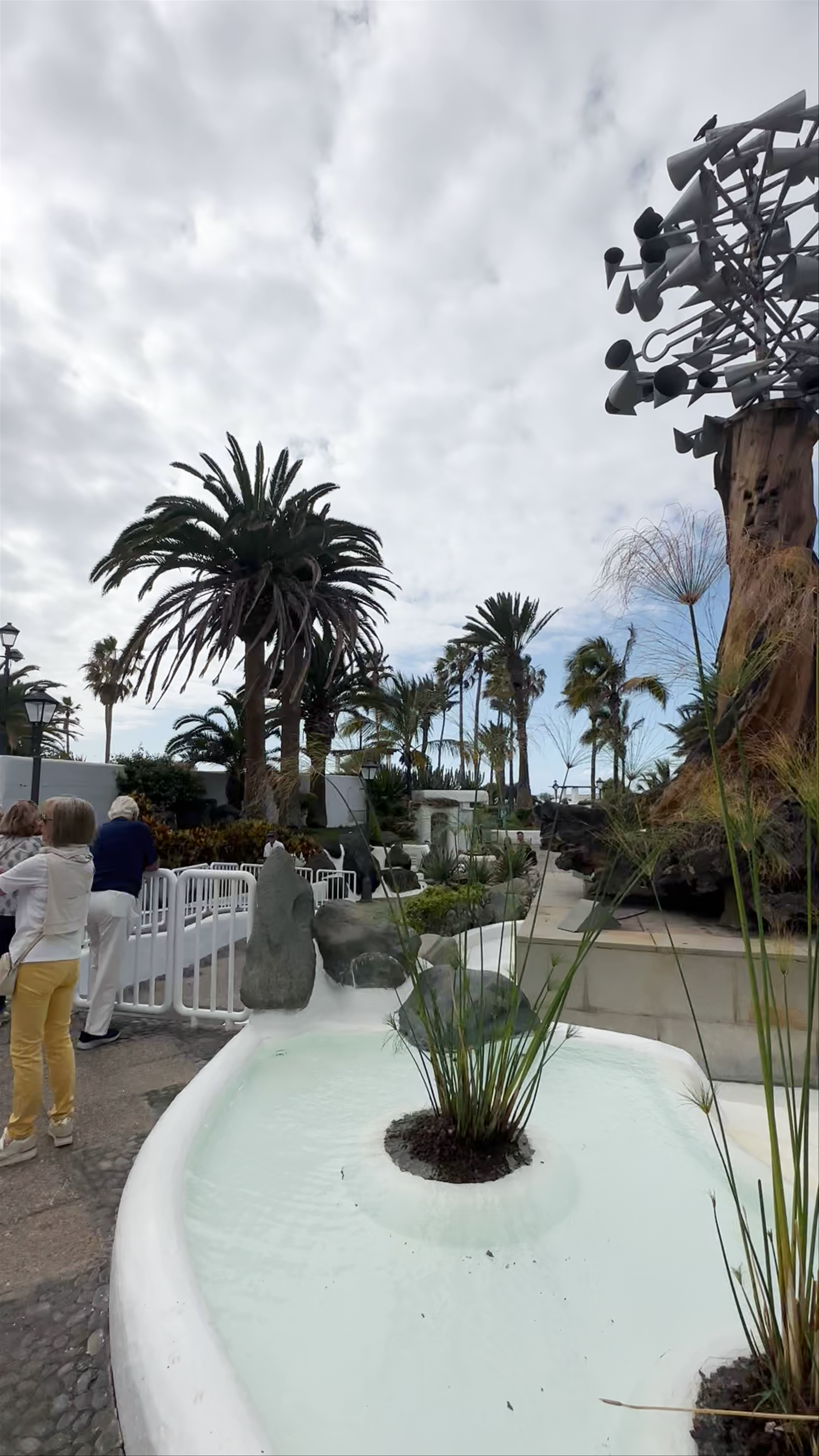 Lago Martiánez: A Serene Coastal Oasis in Puerto de la Cruz, Spain