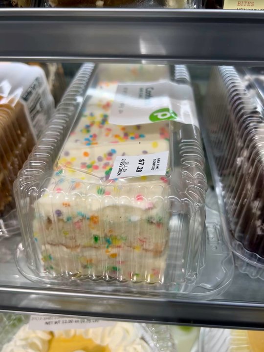 Publix - Idk when Publix go so many cake flavors. - Grocery Near Me - Orlando, Florida