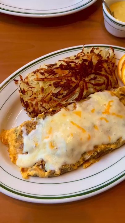 Ted's Place - Omelette with bacon and mushrooms. Crispy hashbrowns. - Breakfast & Brunch Near Me - Laguna Niguel, California