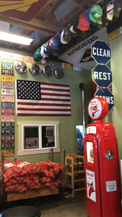 Nutty's Junkyard Grill - American Near Me - Arlington, Washington